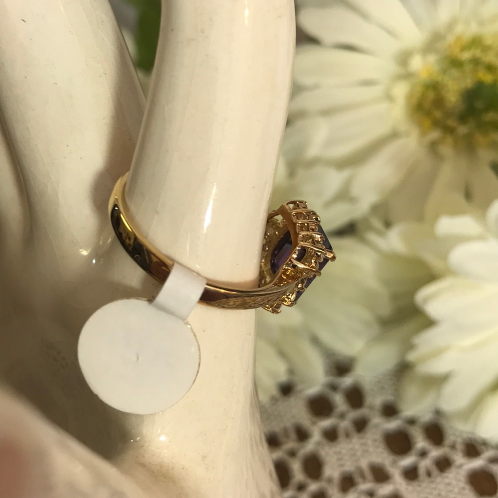 Gold Amethyst Statement Ring - Picture 3 of 5